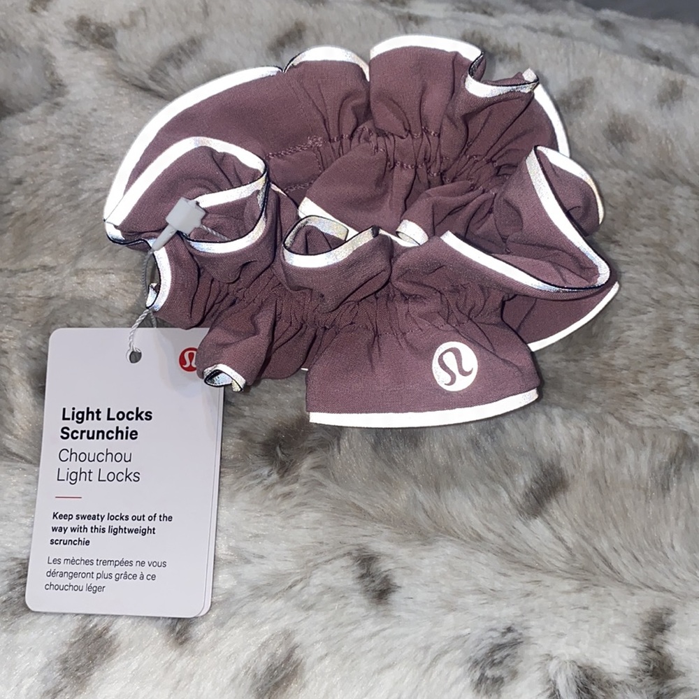 NWT LULULEMON Light Locks Scrunchie - Picture 5 of 16